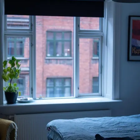 Vesterbro - Walk To Station Apartment